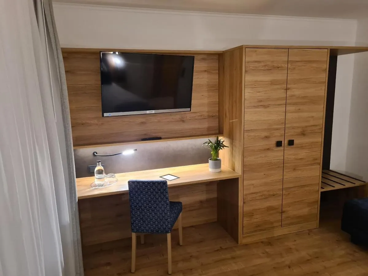 Raffelsteiner Hof Guest House Mornsheim