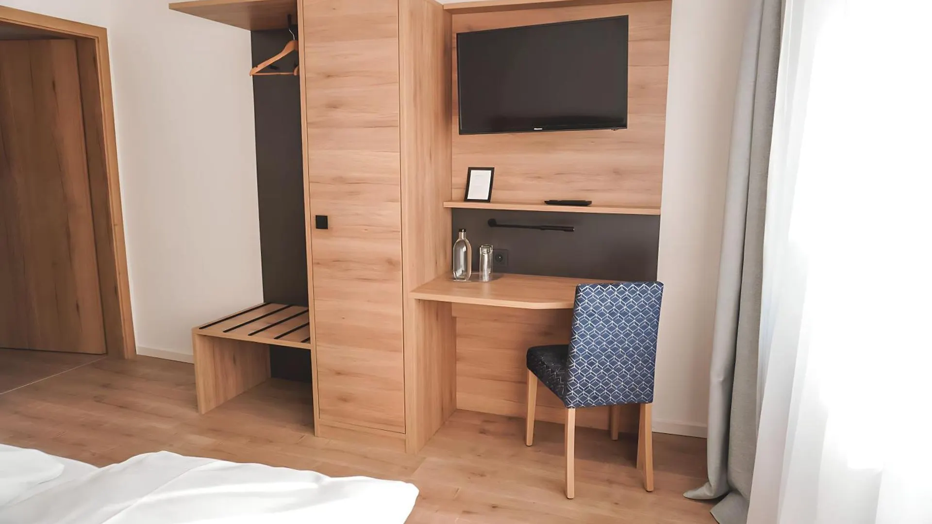 **  Raffelsteiner Hof Guest House Mornsheim Germany
