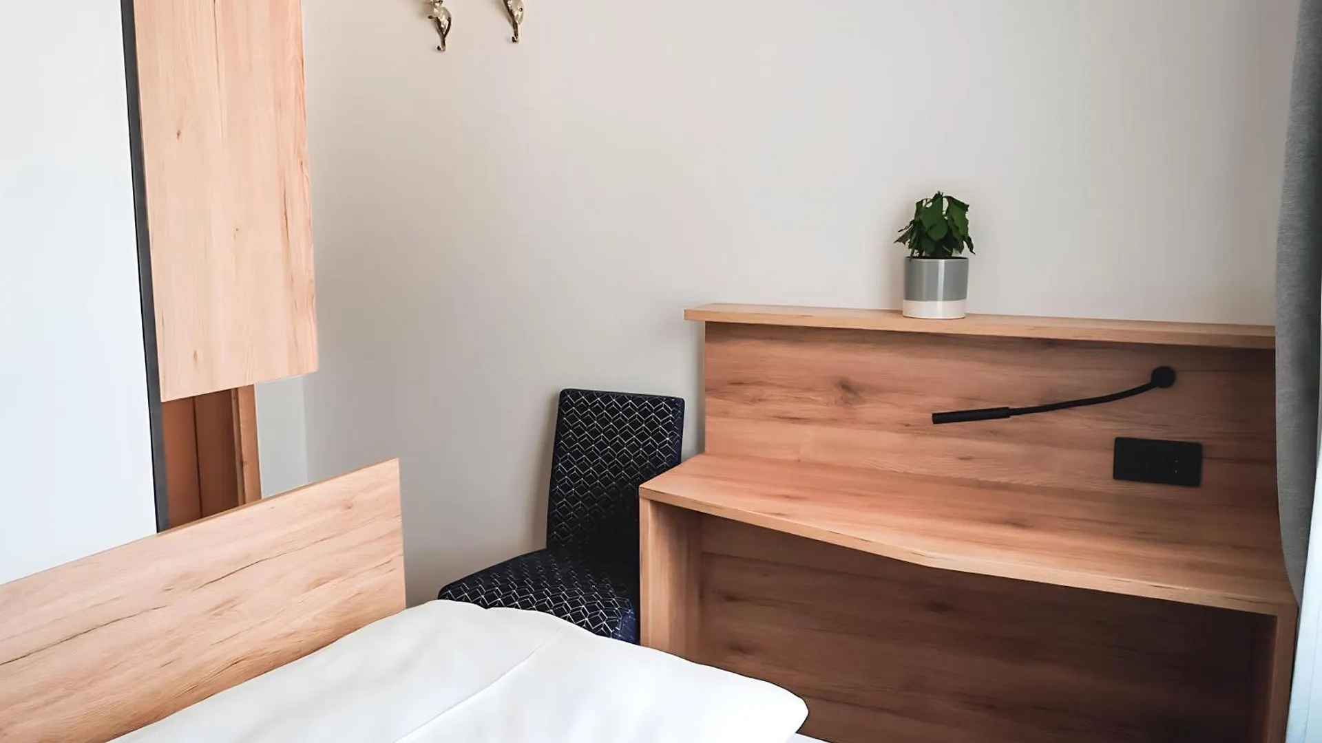 Raffelsteiner Hof Guest House Mornsheim 2*,  Germany