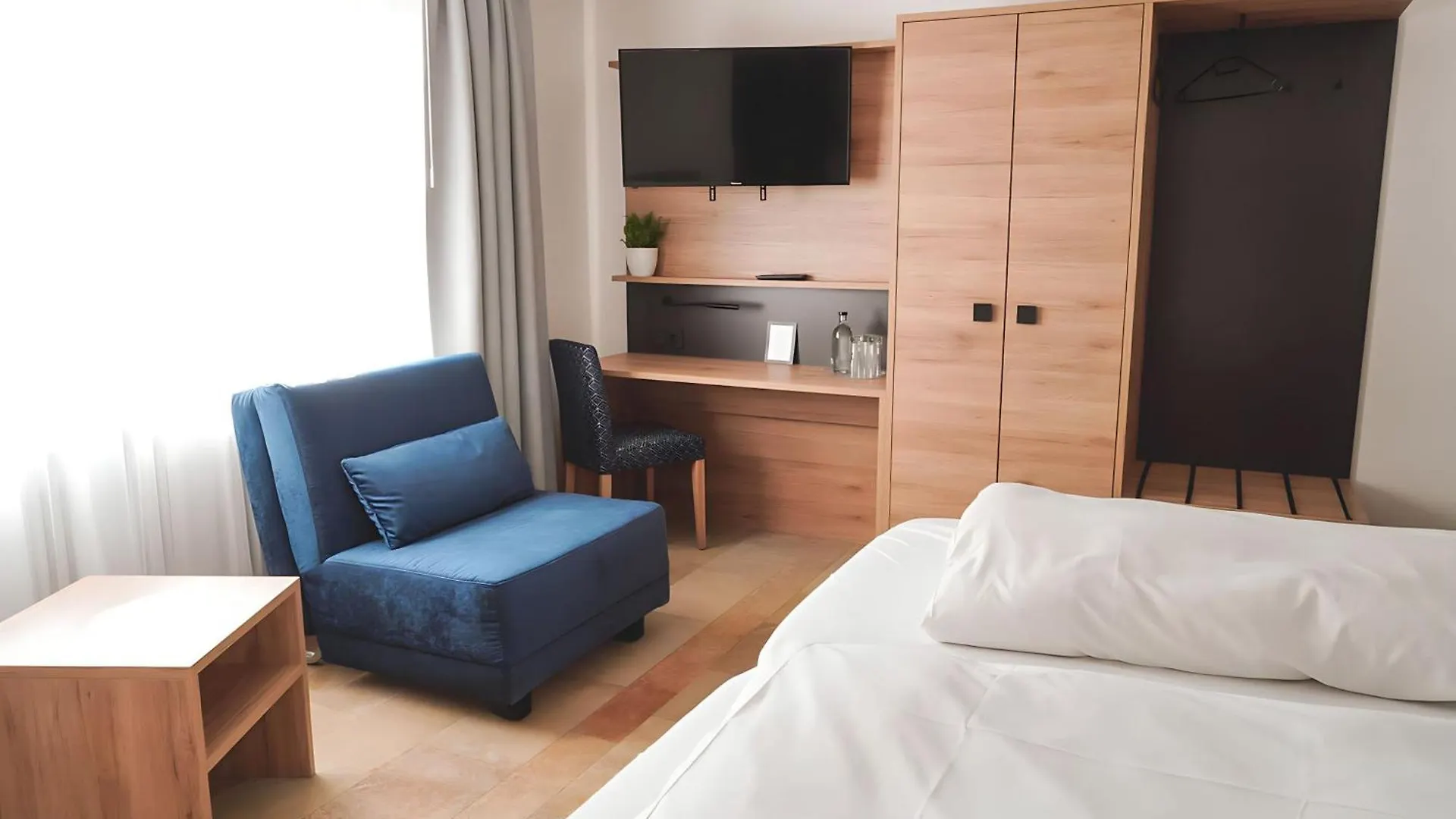 Raffelsteiner Hof Guest House Mornsheim