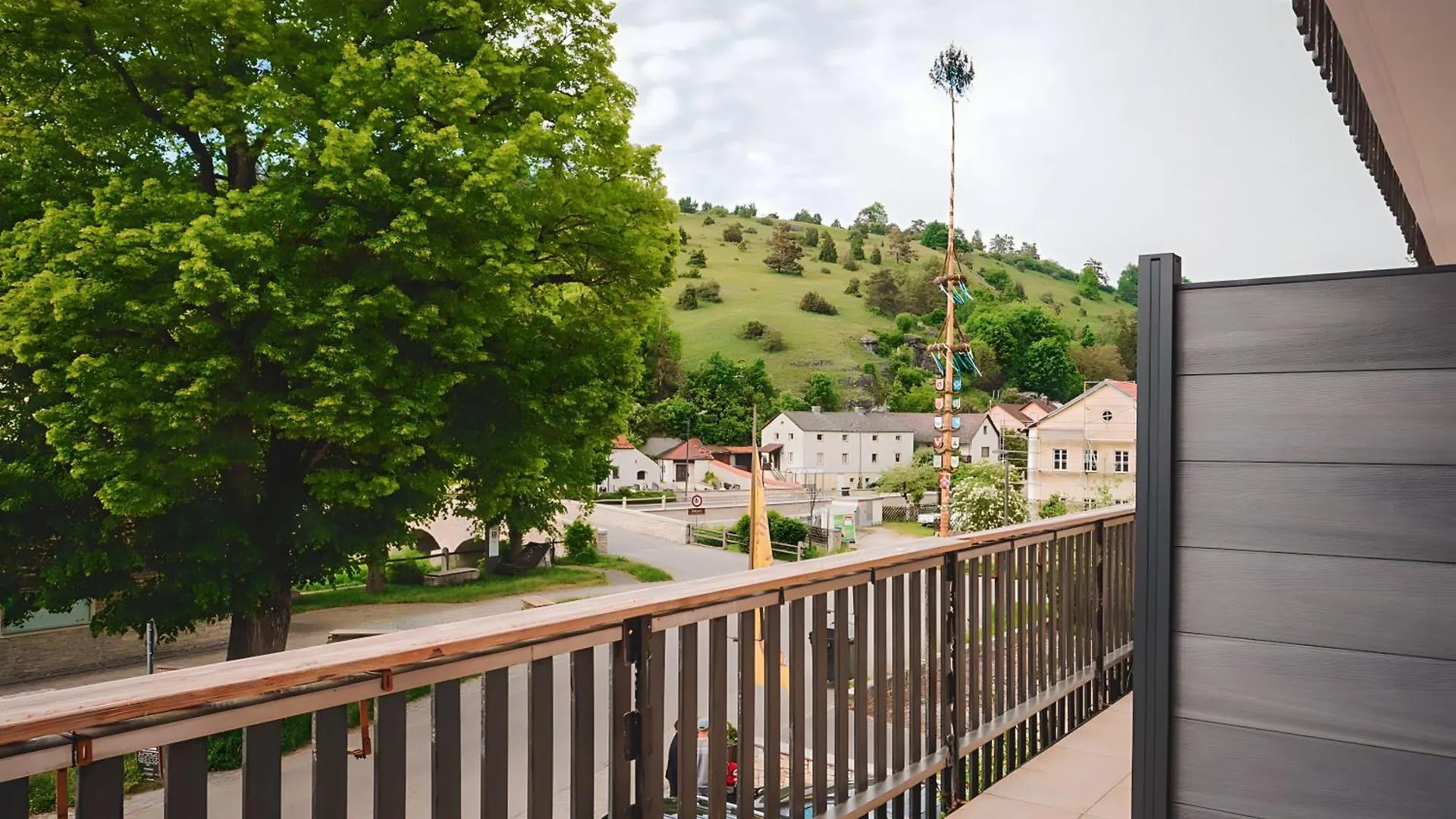 **  Raffelsteiner Hof Guest House Mornsheim Germany