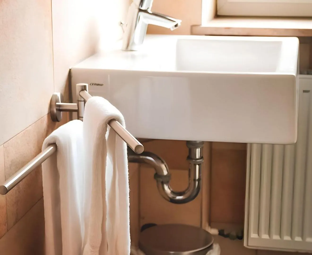 Raffelsteiner Hof Guest House Mornsheim
