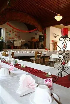 Raffelsteiner Hof Guest House Mornsheim