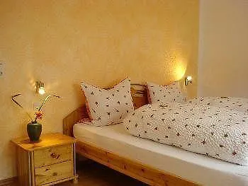 Raffelsteiner Hof Guest House Mornsheim 2*,
