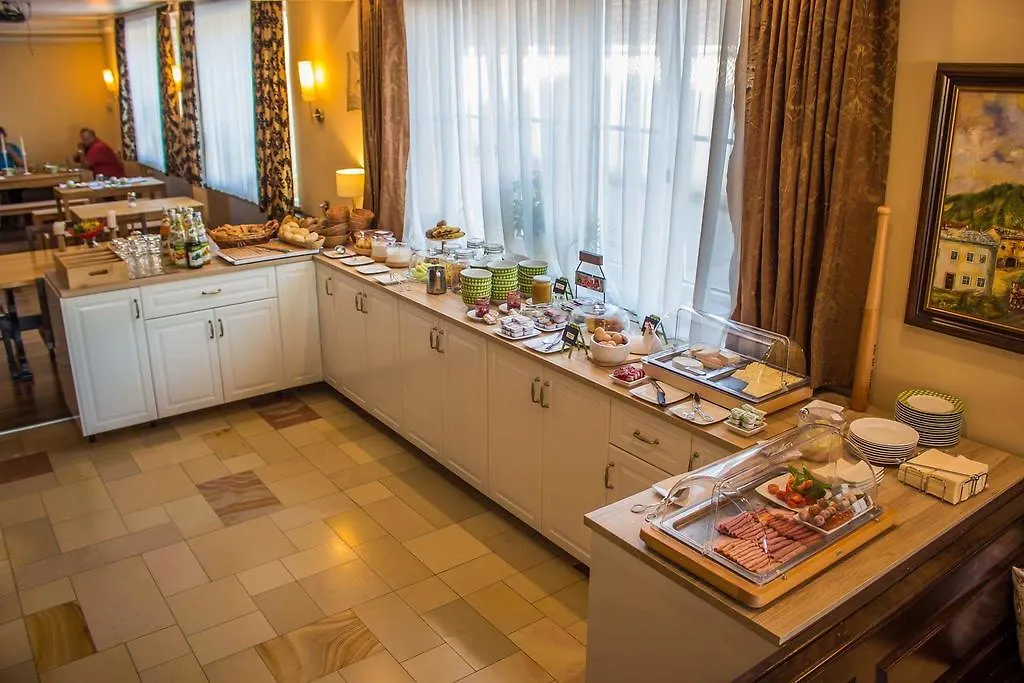 Raffelsteiner Hof Guest House Mornsheim 2*,