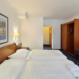 Ambassador Parkhotel 3* München