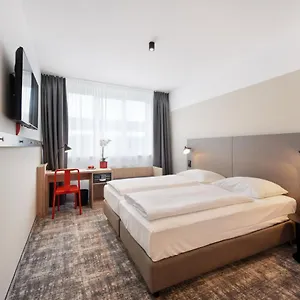 Wyndham Garden Messe 4* Monachium