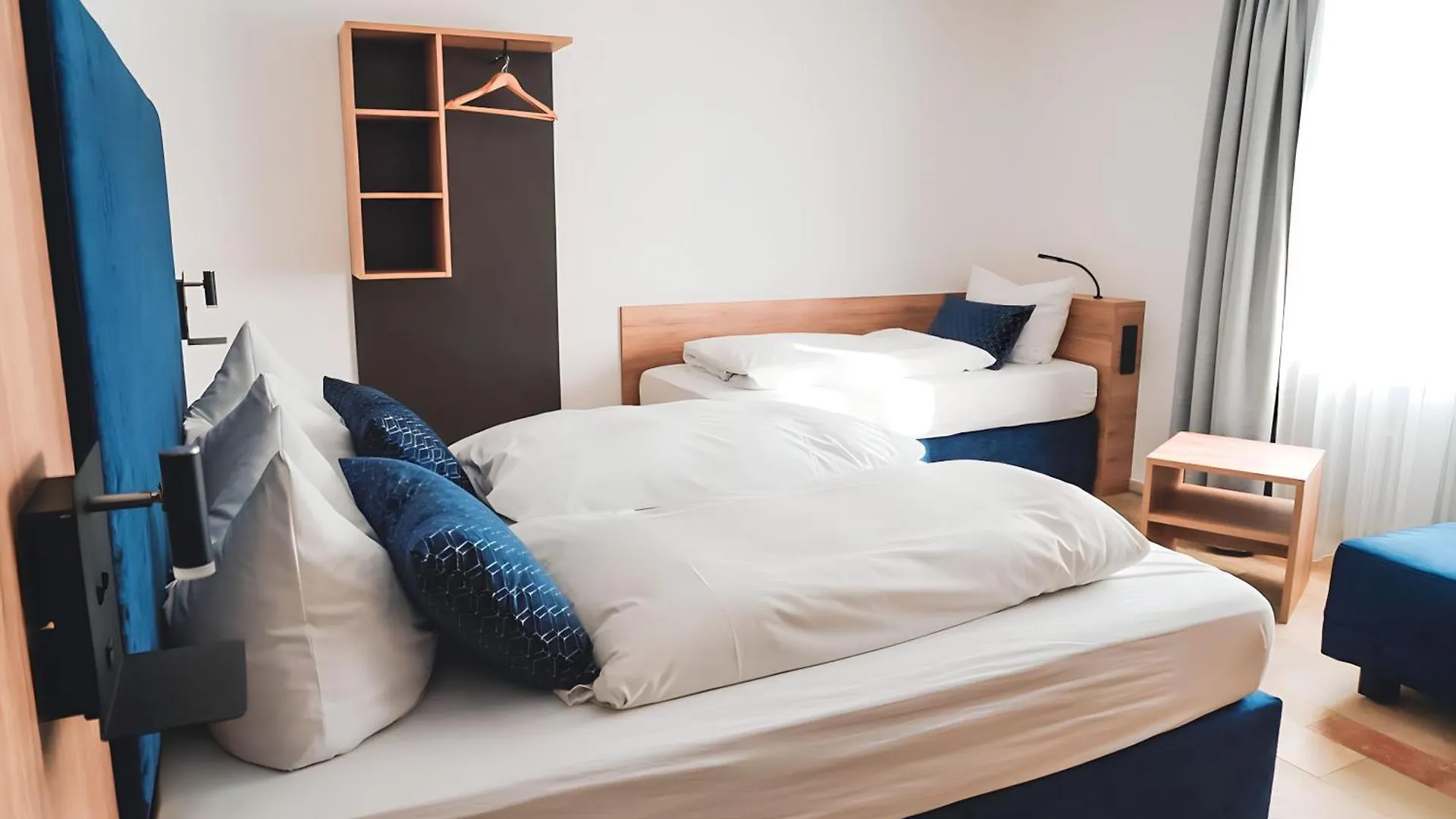 Raffelsteiner Hof Guest House Mornsheim