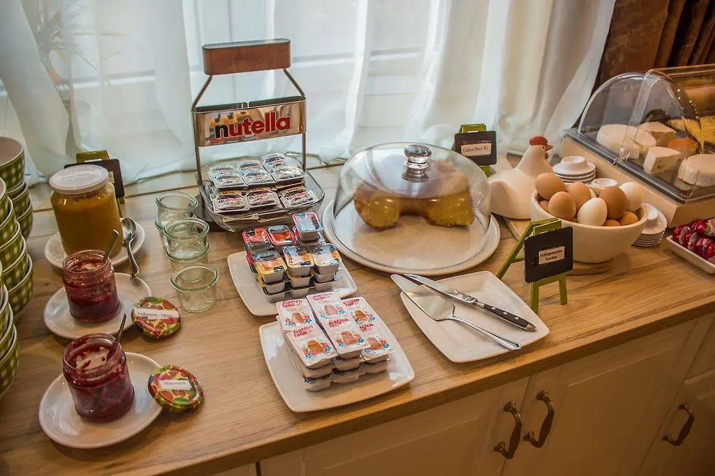 Raffelsteiner Hof Guest House Mornsheim