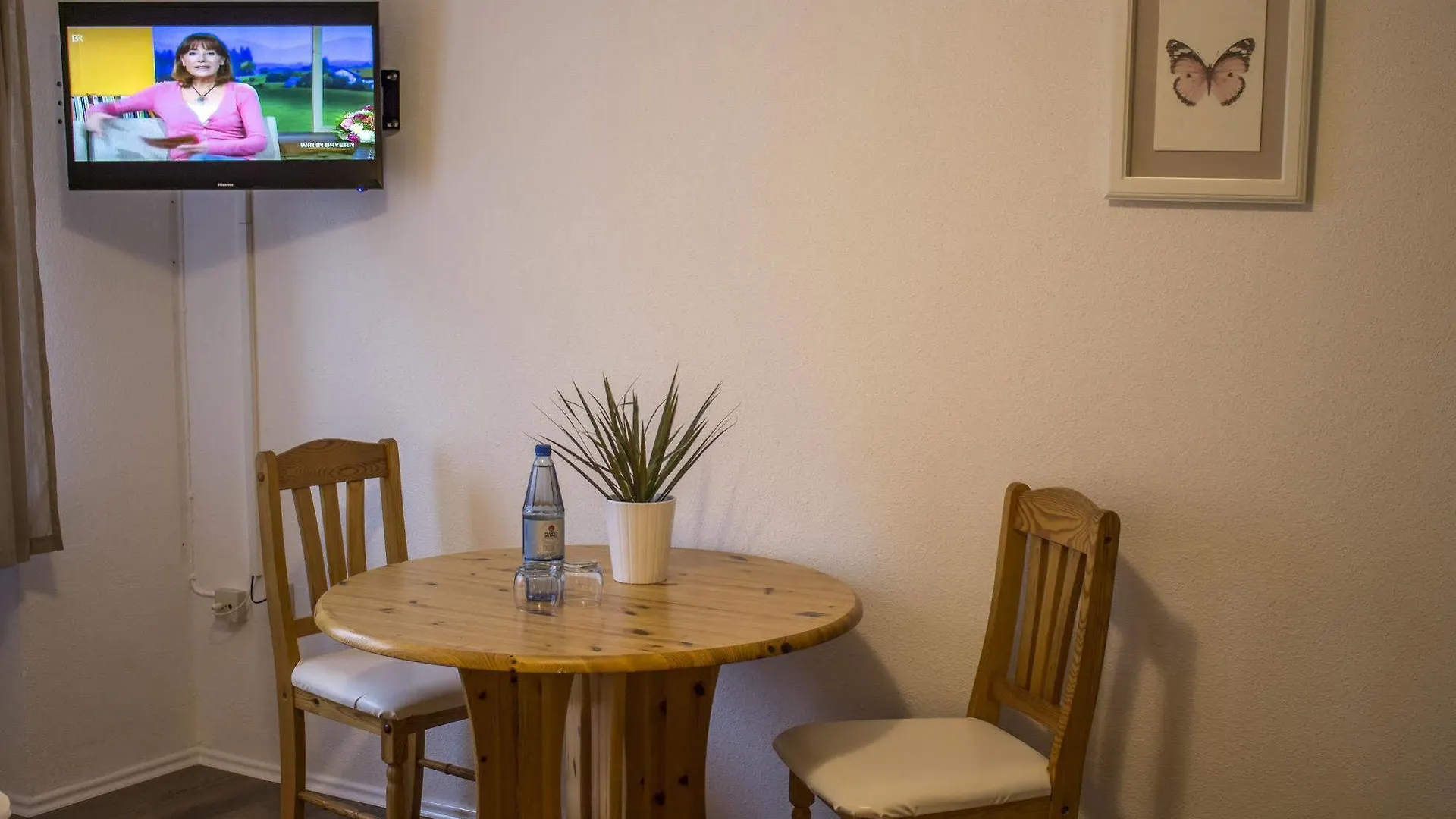 Raffelsteiner Hof Guest House Mornsheim