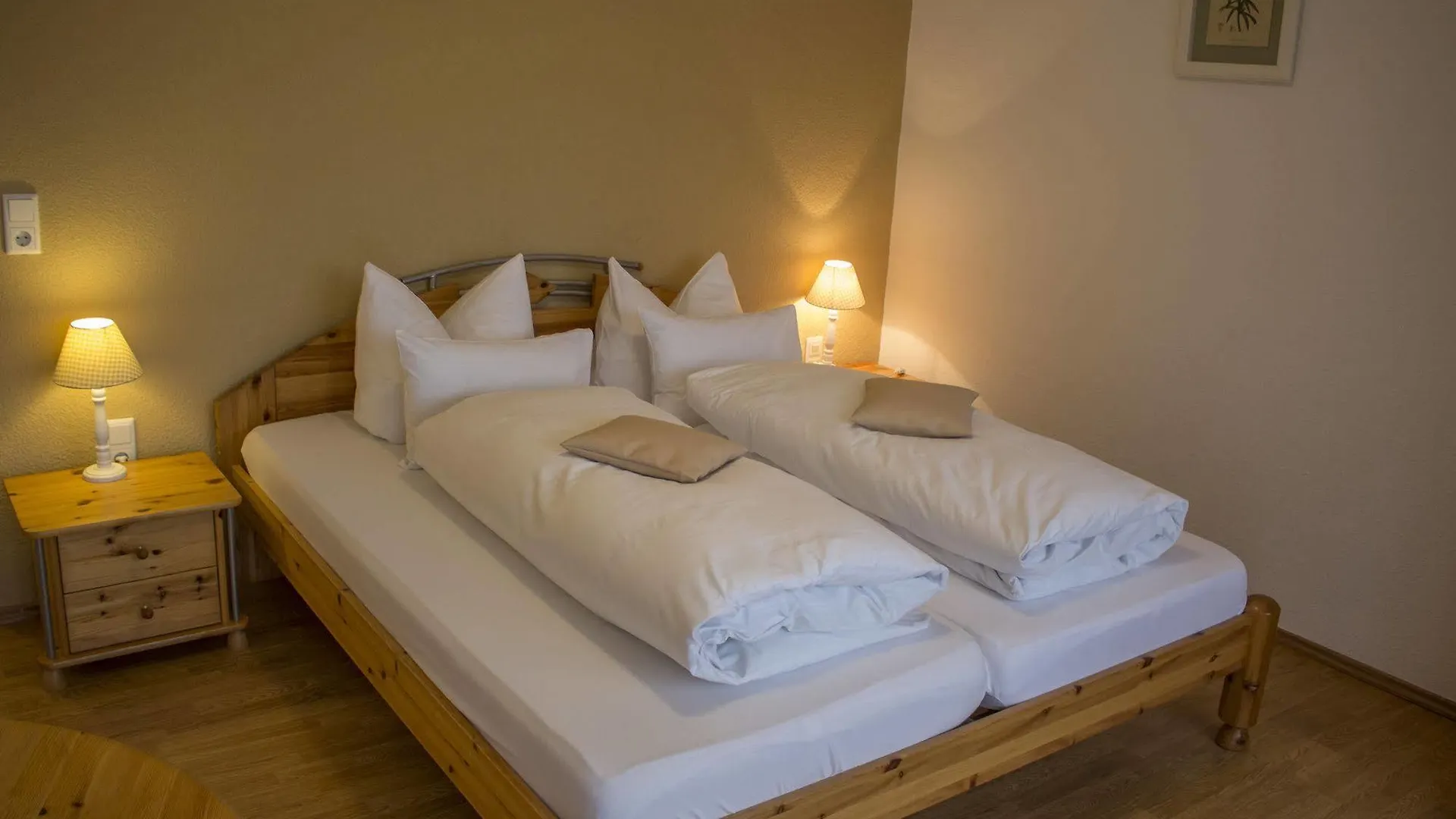Raffelsteiner Hof Guest House Mornsheim