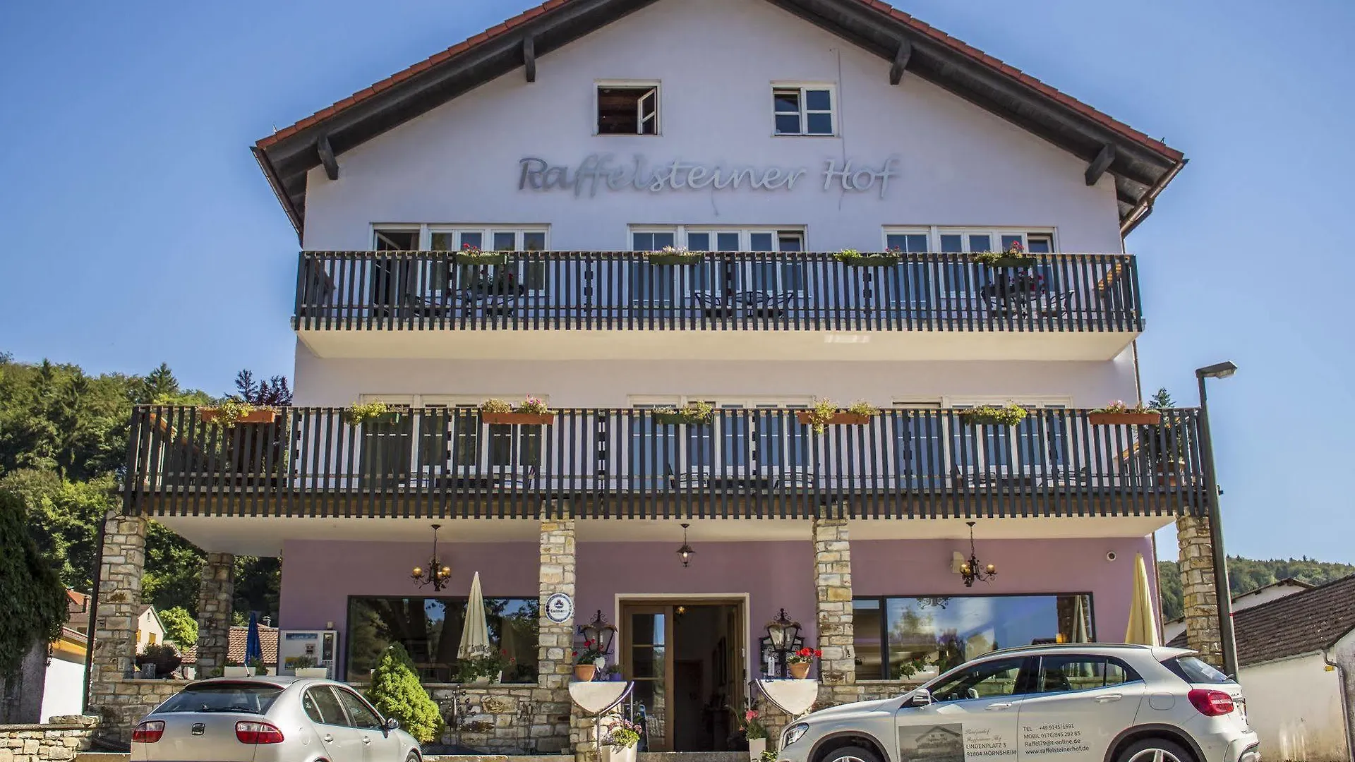 **  Raffelsteiner Hof Guest House Mornsheim Germany